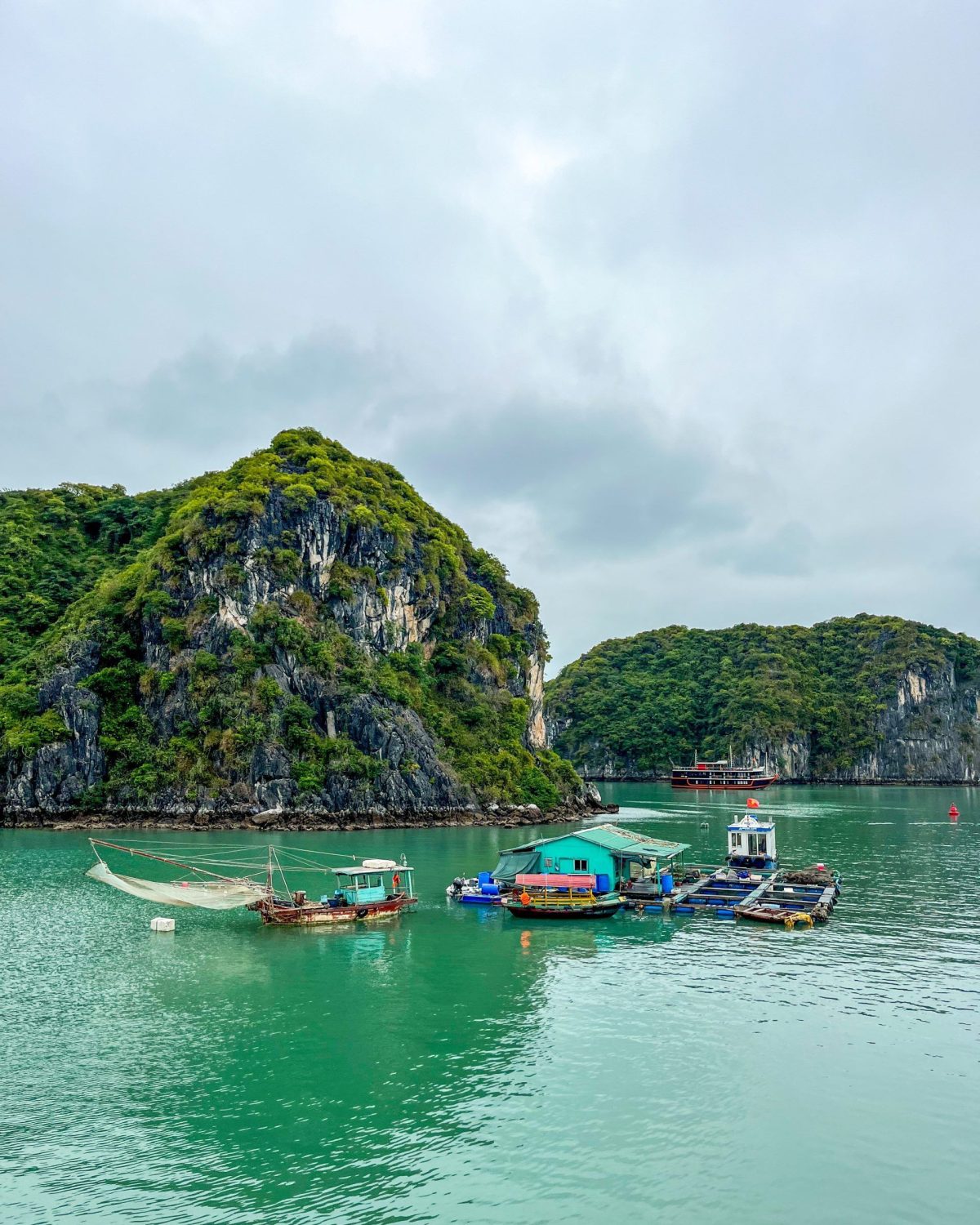 Halong Bay cruising